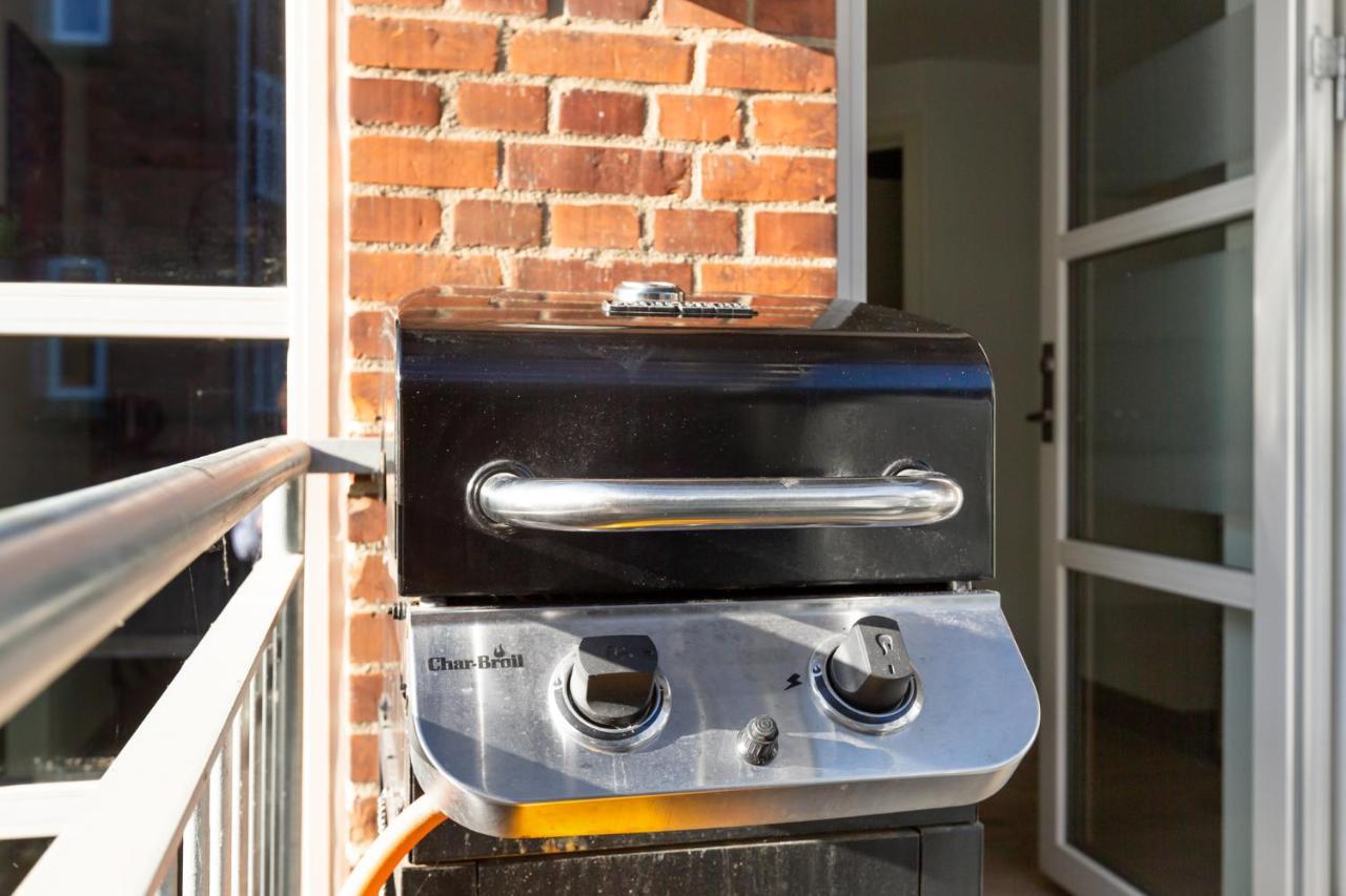 200 M Fra Rutebilstation - Privat Terrasse, Grill Århus